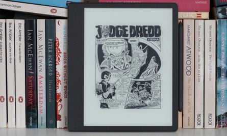A Judge Dredd comic on the Kindle Scribe screen.