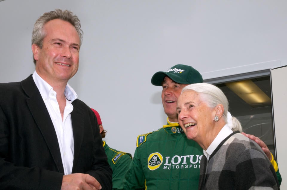 Hazel Chapman, Clive Chapman y Nigel Mansell, 21 de junio de 2011 Reapertura de la pista de pruebas de Hethel.