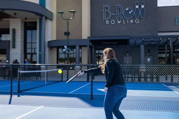 Image of a B&B Theatres with its own pickleball court.