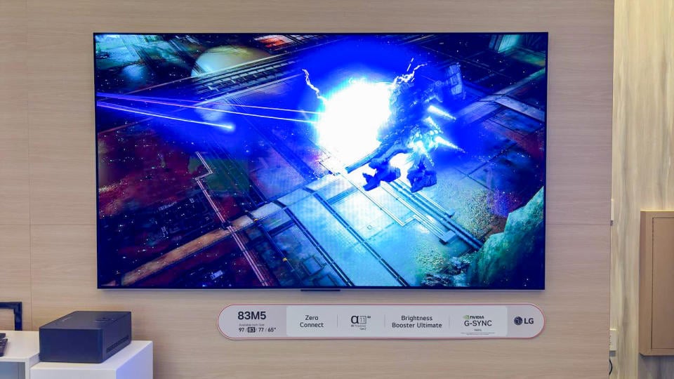 LG's M5 evo OLED TV and the Zero Connect wireless transmitter.